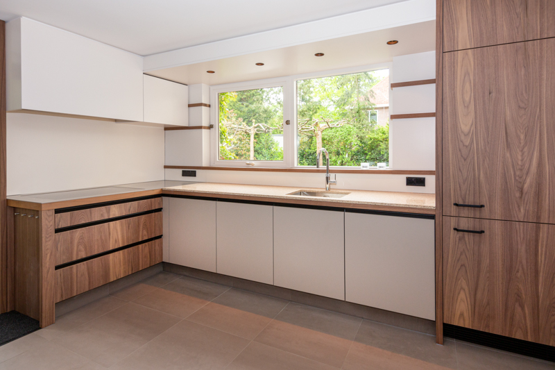 Op maat gemaakte kasten en keukens door Wessel Kuik binnenhuisarchitectuur. Doordacht, functioneel en op maat.
